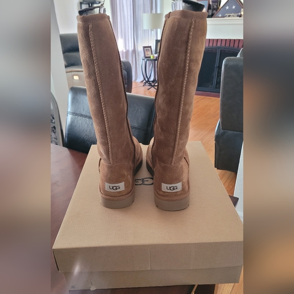 UGG Classic Tall II Animal Print Shearling - Picture 5 of 5